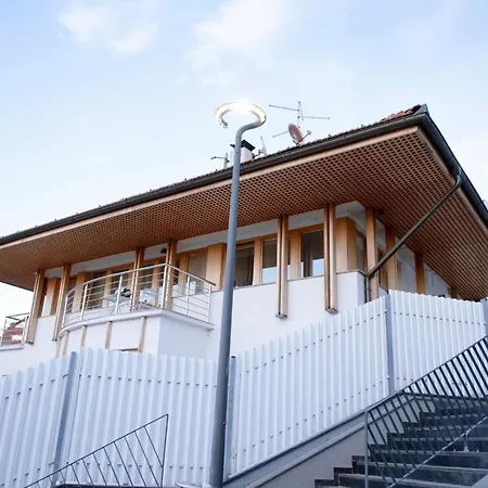 Apartman Engadin's Old Town Units - Free Parking Szarajevó