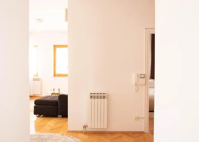 Engadin's Old Town Units - Free Parking Apartment Sarajevo