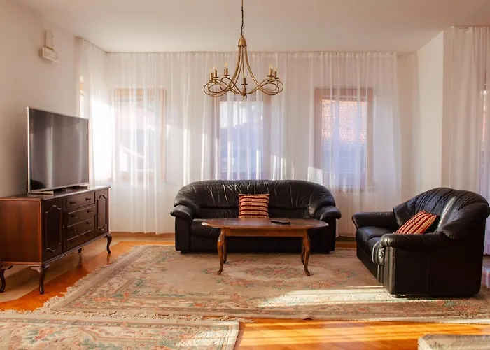 Engadin's Old Town Units - Free Parking Apartment Sarajevo