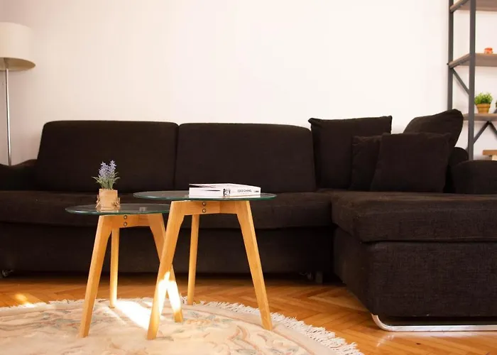 Engadin's Old Town Units - Free Parking Sarajevo