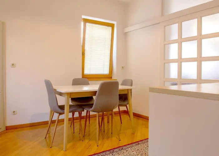 Apartment Engadin's Old Town Units - Free Parking