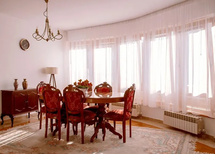 Engadin's Old Town Units - Free Parking * Sarajevo