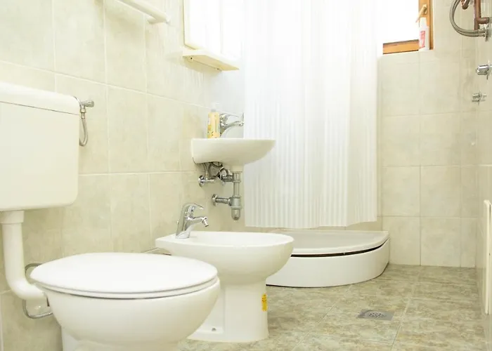 Apartment Engadin's Old Town Units - Free Parking *