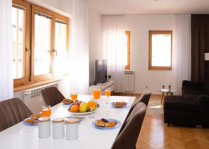 Engadin's Old Town Units - Free Parking * Sarajevo