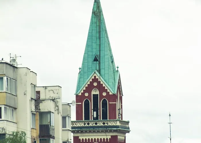 Engadin's Old Town Units - Free Parking Apartment